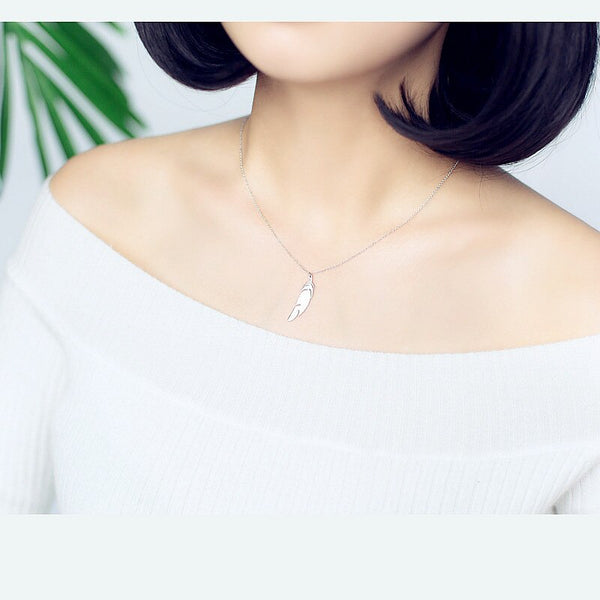 Bohemia Elegant Feather Pendant Necklace